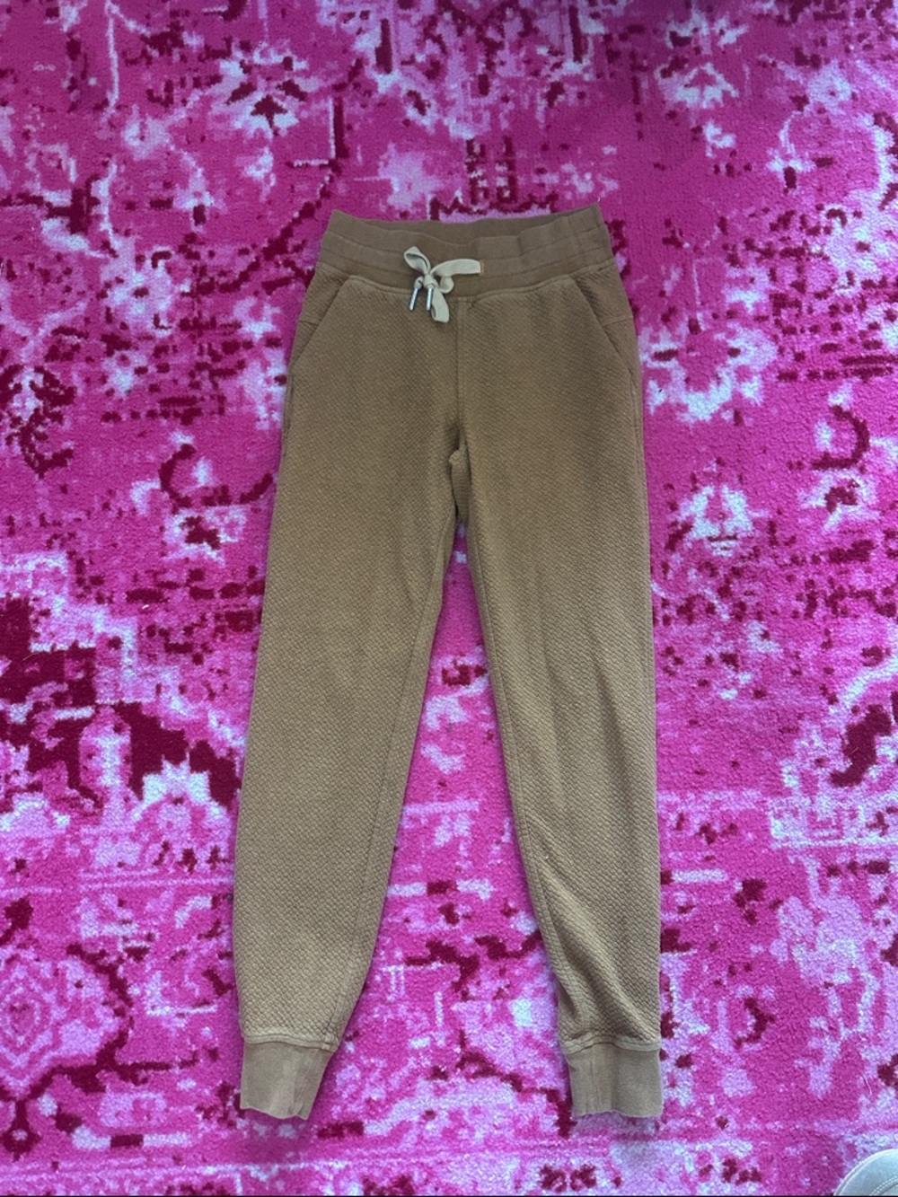 Lululemon Mustard joggers - Picture 3 of 4
